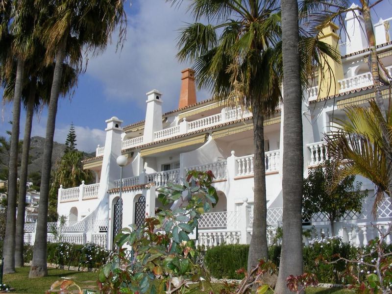 Las Rosas de Capistrano - Image 10