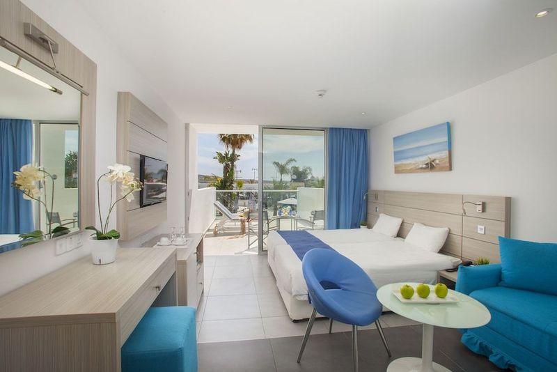 Limanaki Beach Hotel - Image 2
