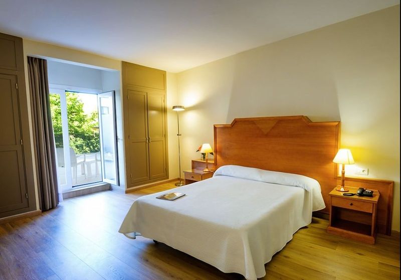 Hotel Monarque El Rodeo - Image 3