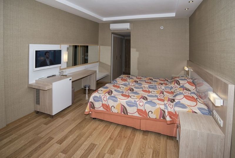 Riviera Hotel & Spa - Image 8