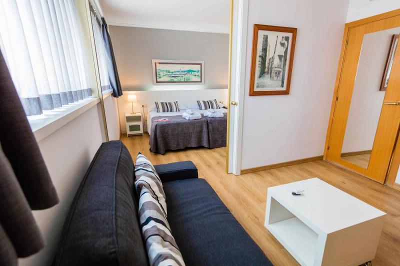 Atenea Barcelona Aparthotel - Image 3