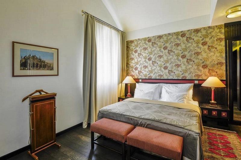 Hotel Savoy - Image 3