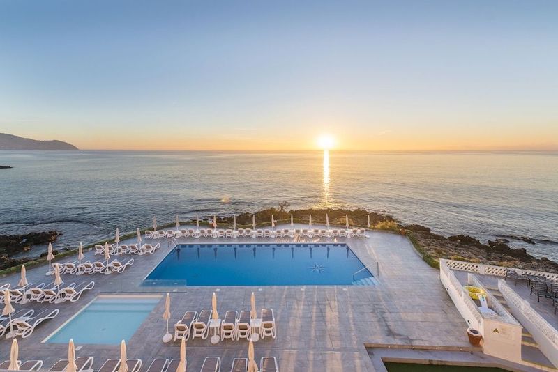 Atolon & Kaafu Beach Club - Image 1