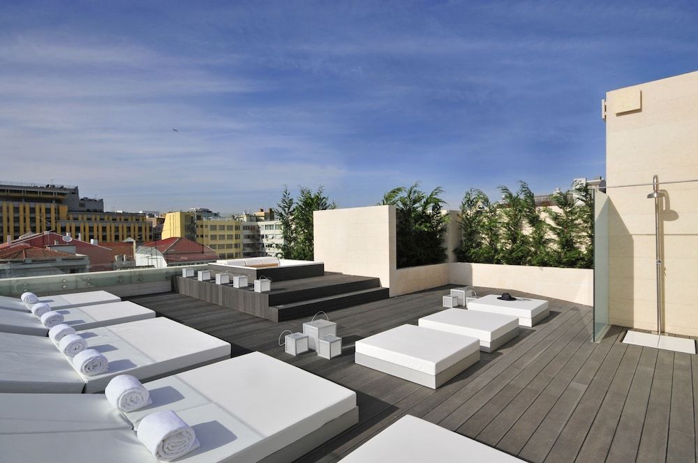 Tagterrasse med flot udsigt på Altis Prime Hotel der ligger i Lissabon
