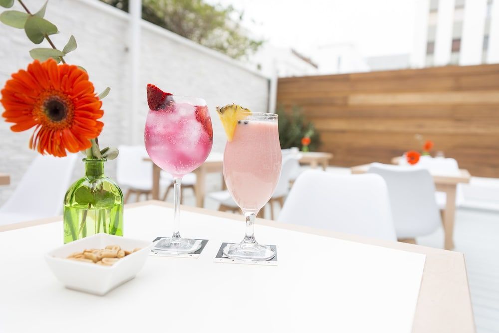Urban Spaces Ibiza ligger centralt i Ibiza stad och erbjuder rum och dubbelrum samt en restaurang.