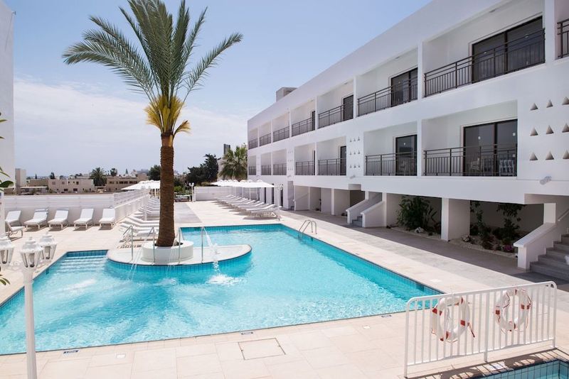Liquid Hotel Apartments - Image 9