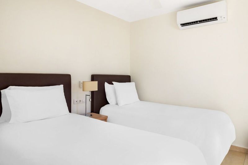 Sunset Harbour Club - Image 6