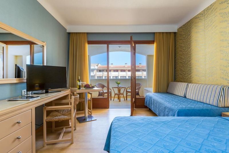 Theartemis Palace Hotel - Image 8
