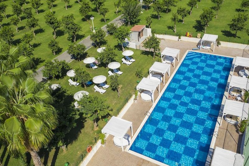 UTOPIA Resort & Residence - Image 8