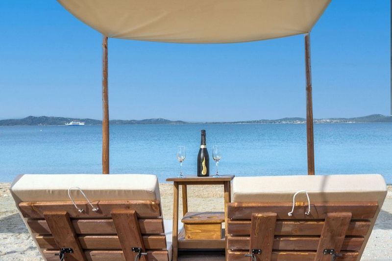 Akrathos Beach Hotel - Image 7