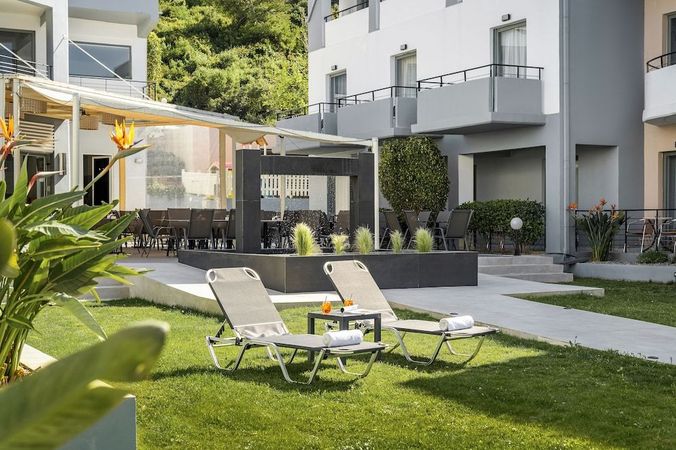Stemning fra restauranten på Sunrise Village Hotel