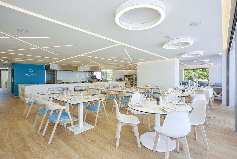 Triton Boutique Hotel - Image 8