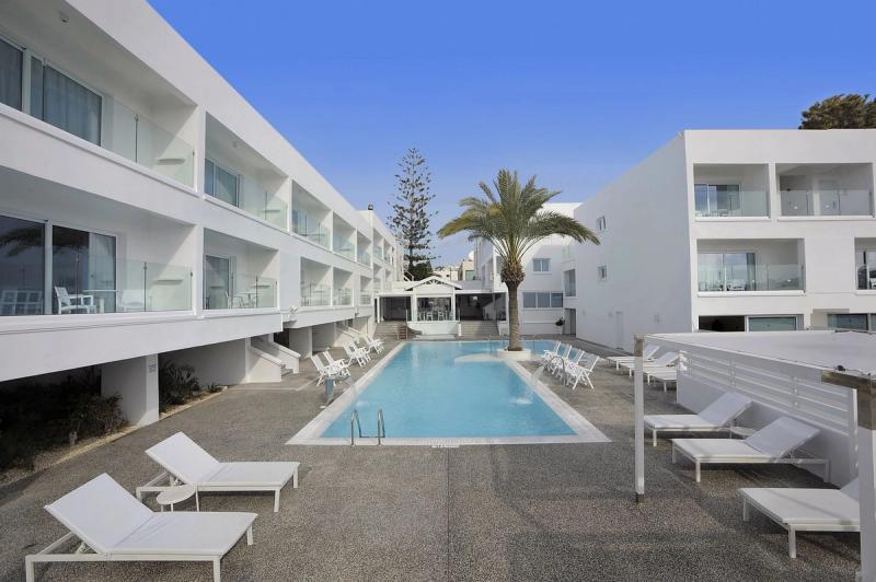 Liquid Hotel Apartments - Image 6