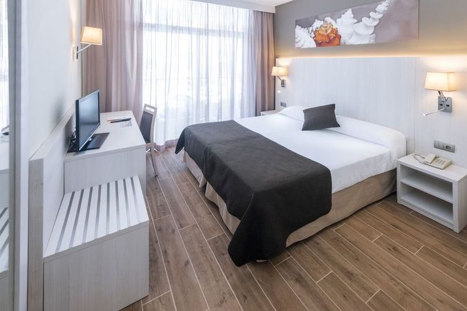 Dobbeltværelse med balkon på Hotel GHT Costa Brava