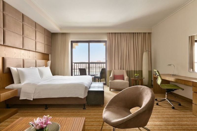 Traders Hotel, Qaryat Al Beri, Abu Dhabi - Image 6