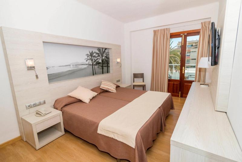 Eix Alcudia Hotel - Image 4