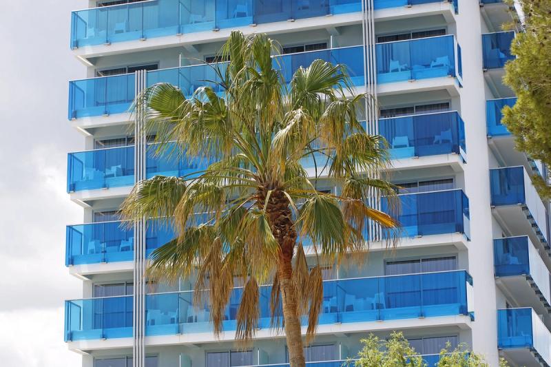 BG Tonga Tower Design Hotel and Suites - Image 3
