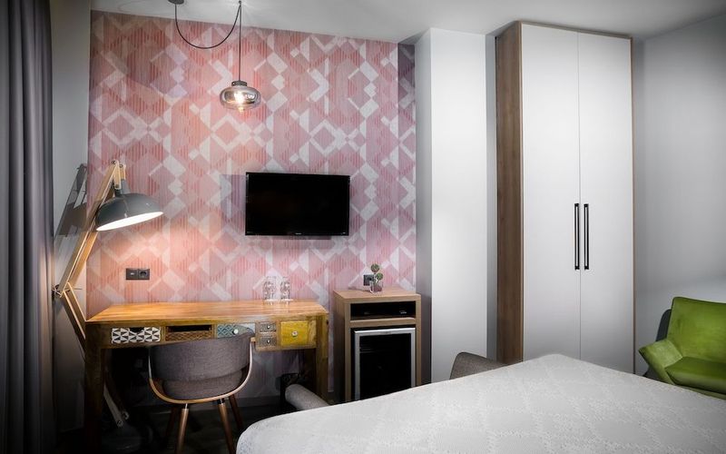 360 Degrees Pop Art Hotel - Image 3