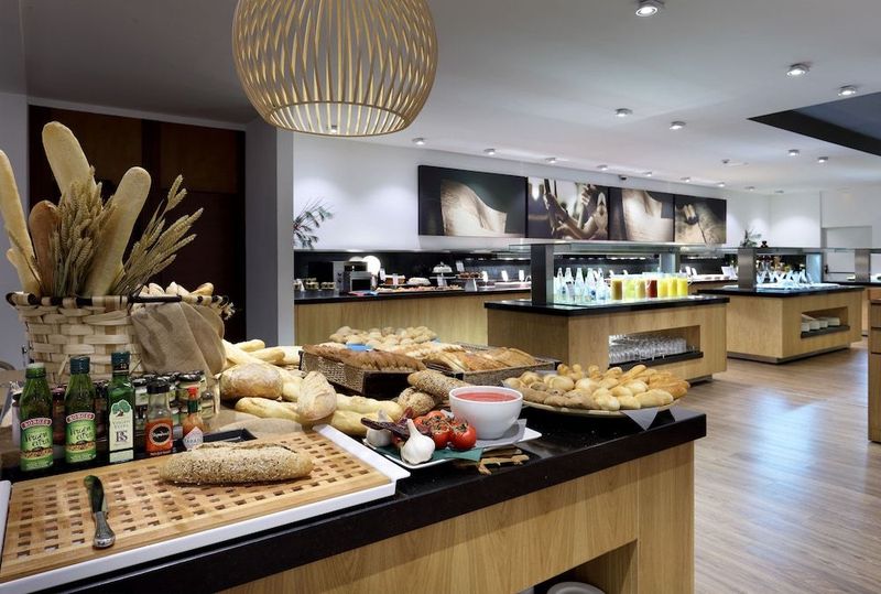 Barcelo Bilbao Nervion - Image 9