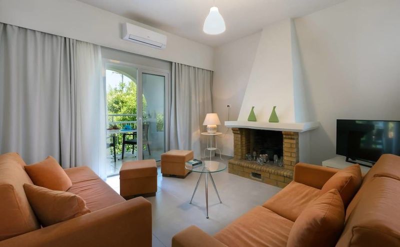 Acharavi Beach Hotel - Image 9