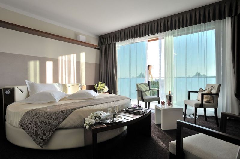 Aqualux Hotel SPA Suite & Terme - Image 9