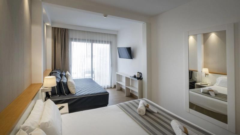Hotel Rosamar Es Blau - Image 4