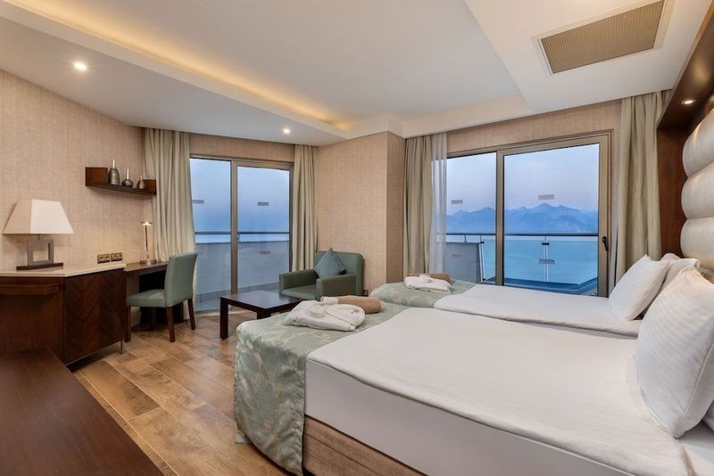 Ramada Plaza Antalya - Image 3