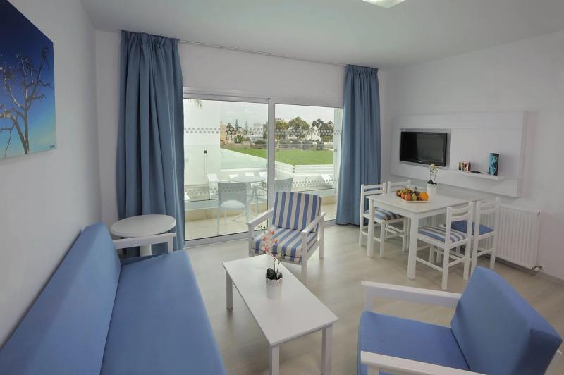 Liquid Hotel Apartments - Image 3