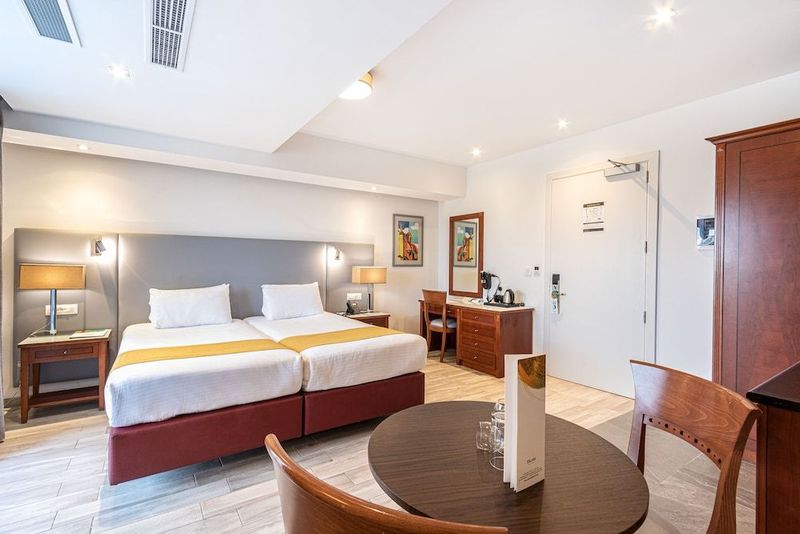 Solana Hotel & Spa - Image 8