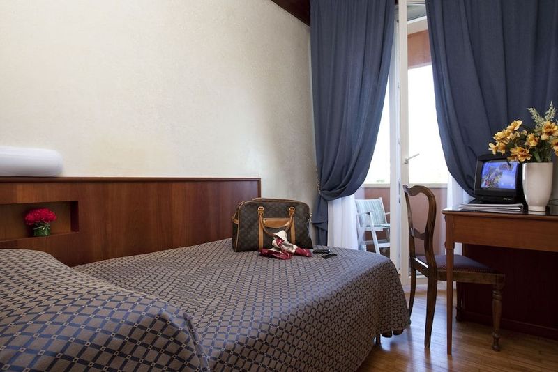 Hotel Bellevue - Image 10