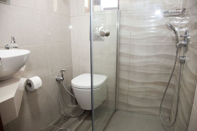 Sunny Suites Apartments - Image 7