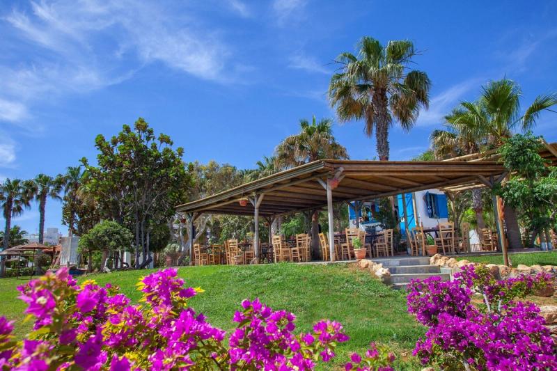 Cavo Maris Beach Hotel - Image 4