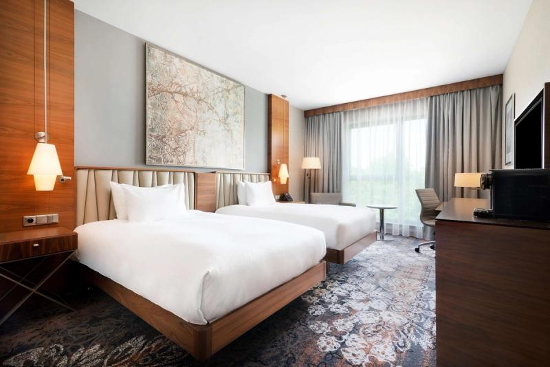 DoubleTree by Hilton Krakow Hotel & Convention Center - Image 2