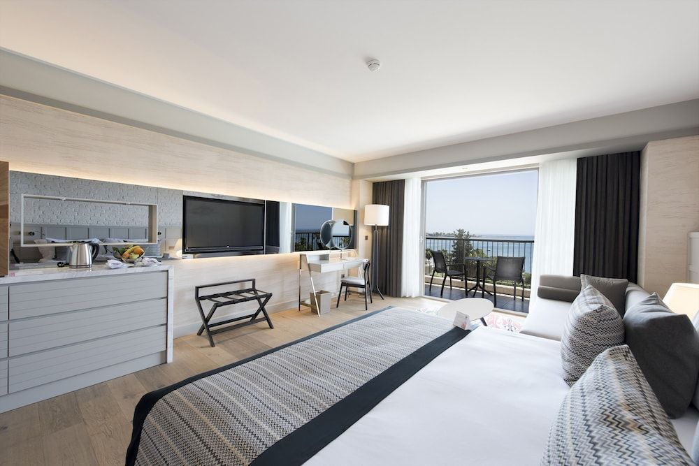 Acanthus & Cennet Barut Collection - Image 2