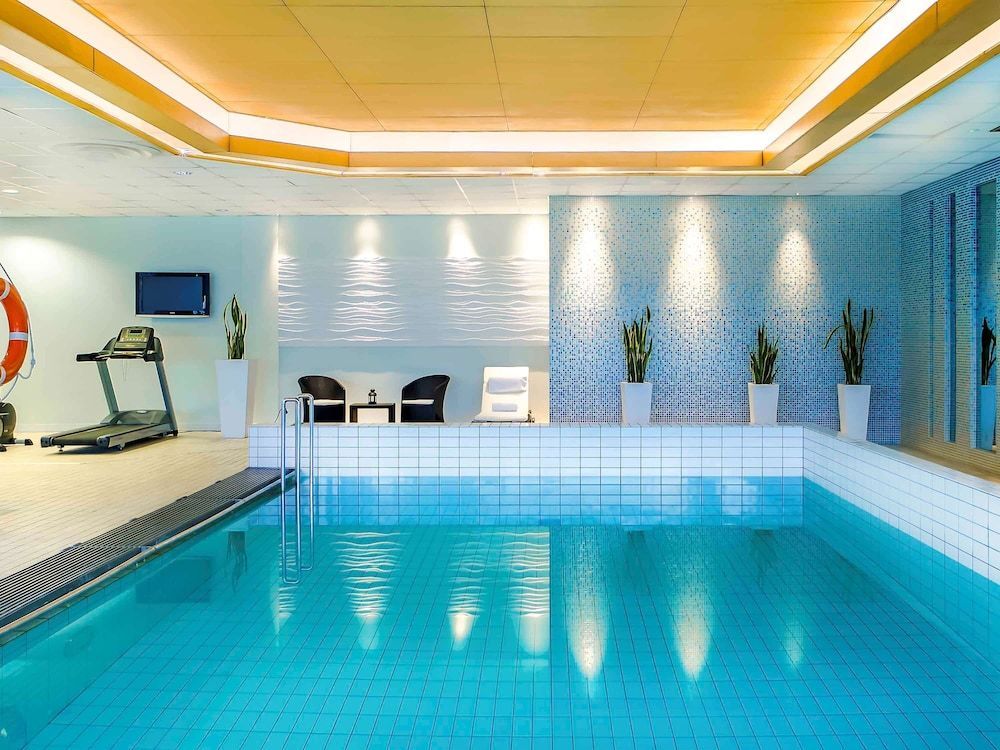 Bo på hotell med basseng i Katowice i Polen