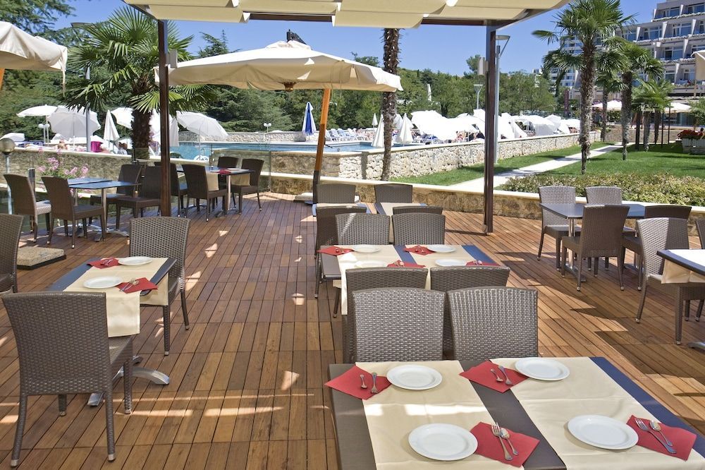 Hotel Mediteran Plava Laguna - Image 8