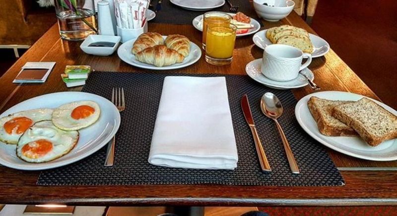 Sheraton Porto Hotel & Spa - Image 9