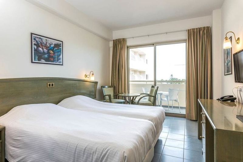 Nissiana Hotel - Image 10