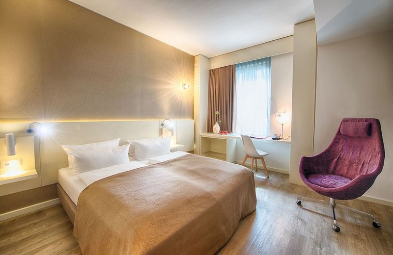 Leonardo Hotel Berlin Mitte - Image 8