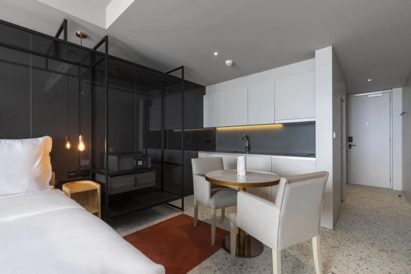 Next Hotel - Image 4