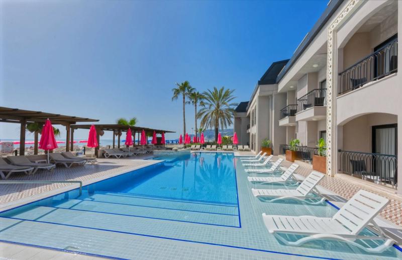 Alaaddin Beach Hotel - Image 2