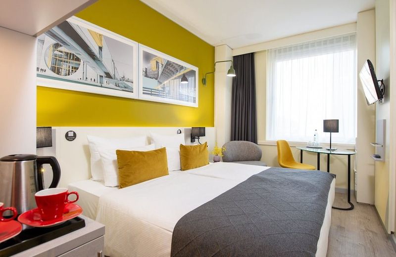 Leonardo Hotel Berlin Mitte - Image 7