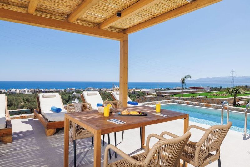 Deos Luxury Suites - Image 10