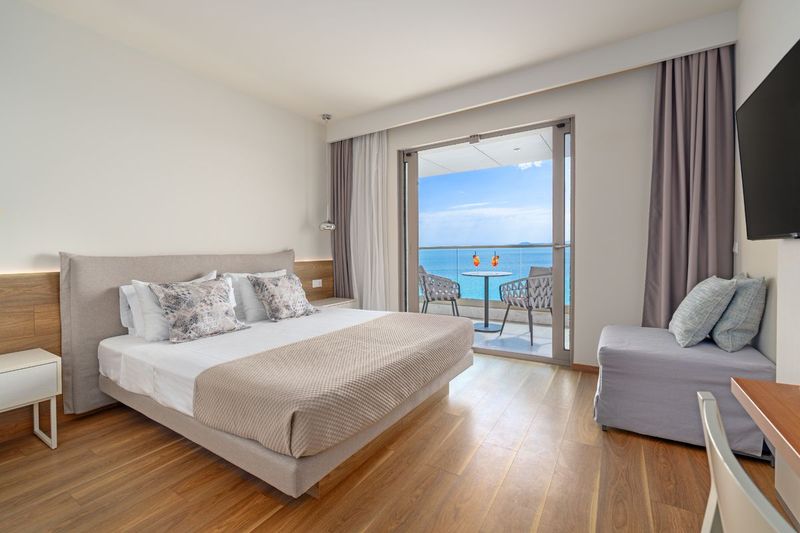 Ammon Zeus Luxury Beach Hotel - Image 3