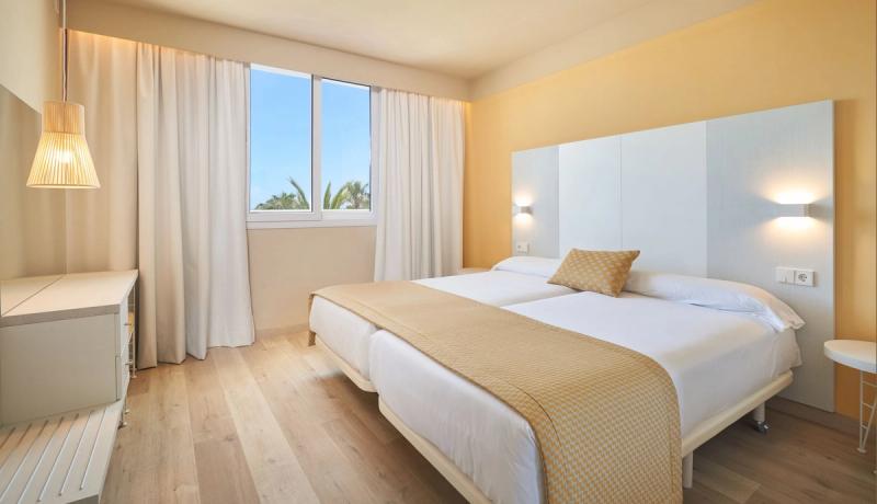 Protur Vista Badia Aparthotel - Image 8