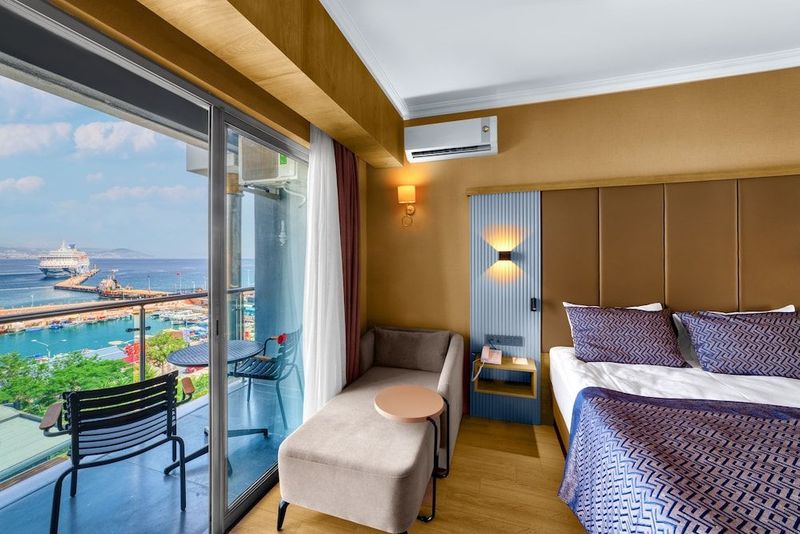 Numa Port Hotel - Image 2