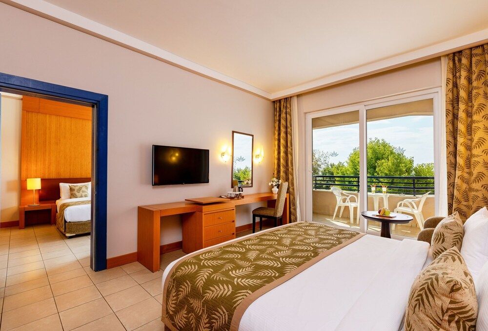 LABRANDA Alantur Resort - Image 5