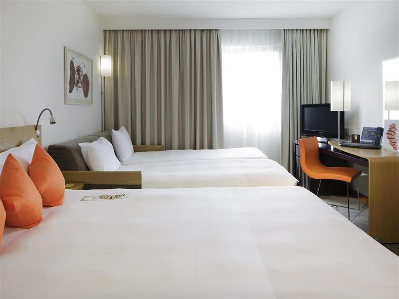 Novotel London Greenwich - Image 6