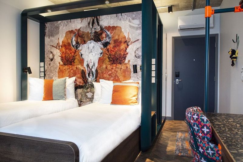 YOTEL Manchester Deansgate - Image 7