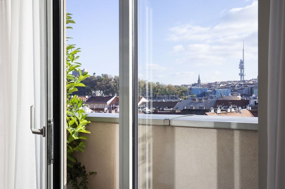 Botanique Hotel Prague - Image 2
